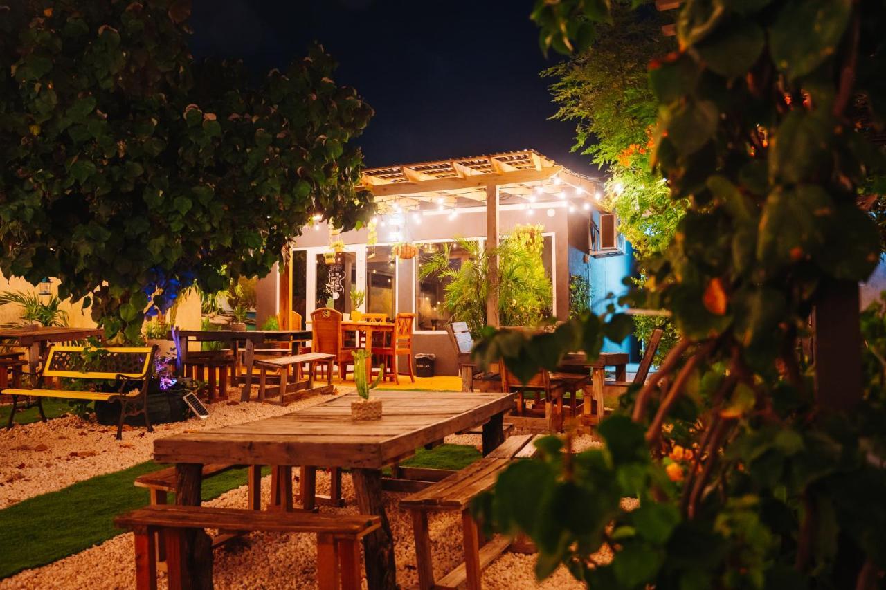 Hotel Rh Boutique Aruba Ораньестад Экстерьер фото