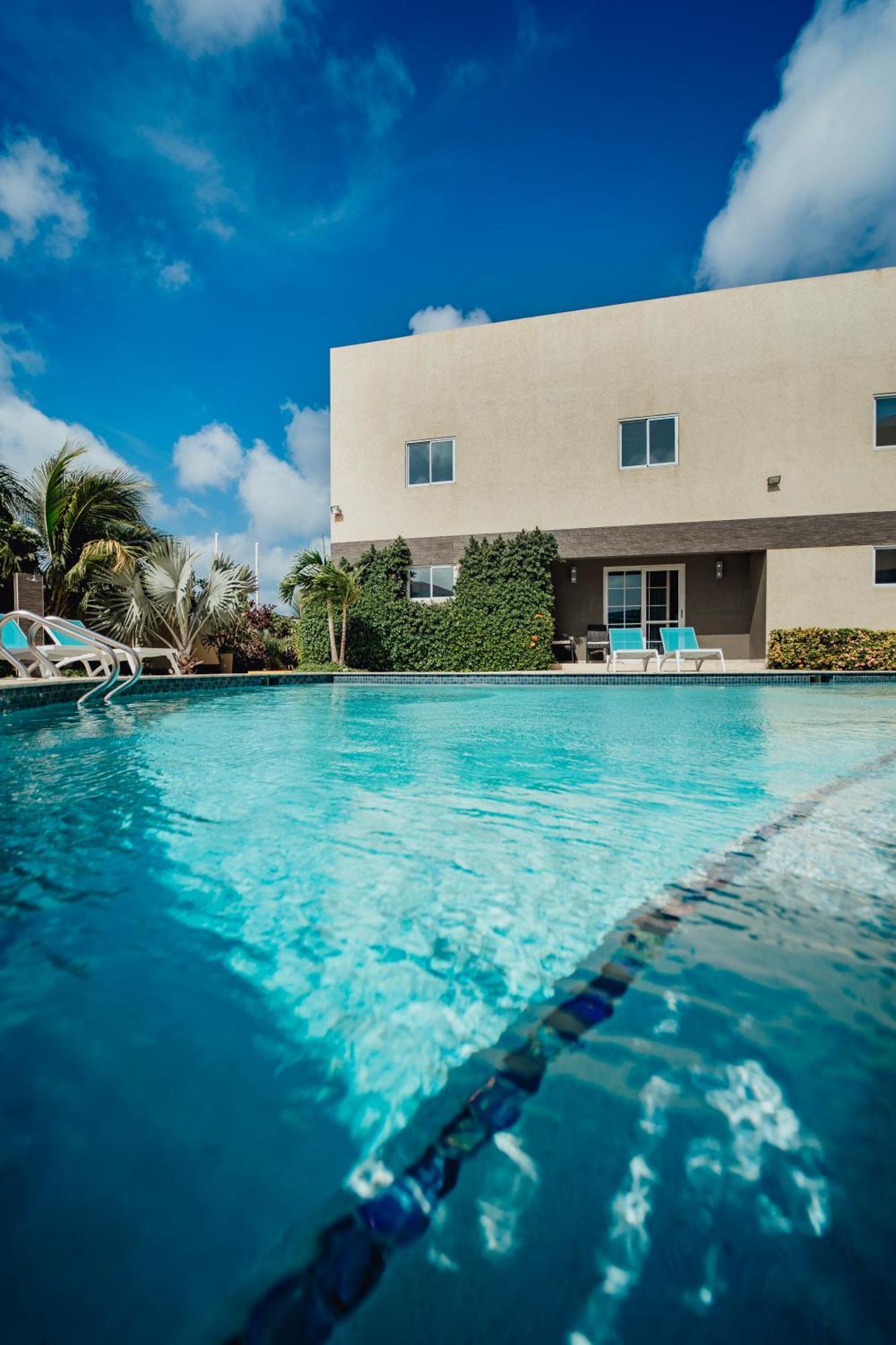 Hotel Rh Boutique Aruba Ораньестад Экстерьер фото